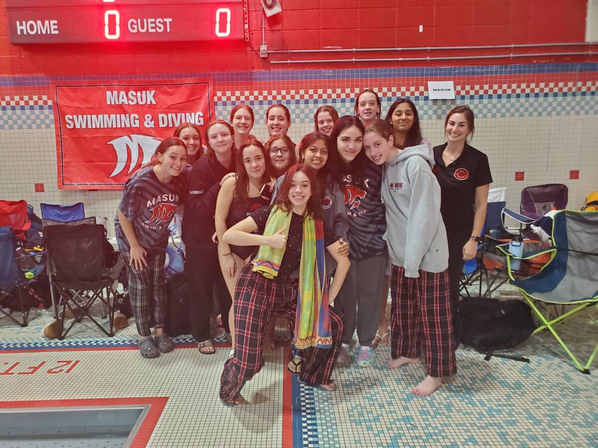 Lily Catullo, Cecilia MacIntyre, Tierney McGunnigle, Siobhan Smith, Claire Valle, Juliette Eaton, Skye Eannotti, Emily Hull, Ruthie Giduthuri, Grace Sheppard, Lucia Morales, Anastazja Malecka, Abby Kirberger, Yara Shaik and Coach Emily DeMace.