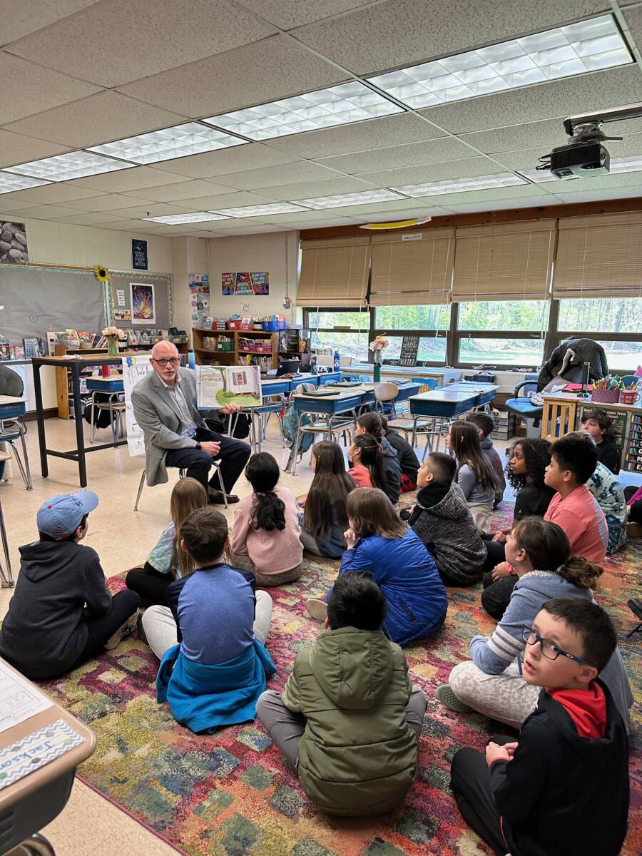 FH Jack Ceccolini reading to 5th grade class (option 3)