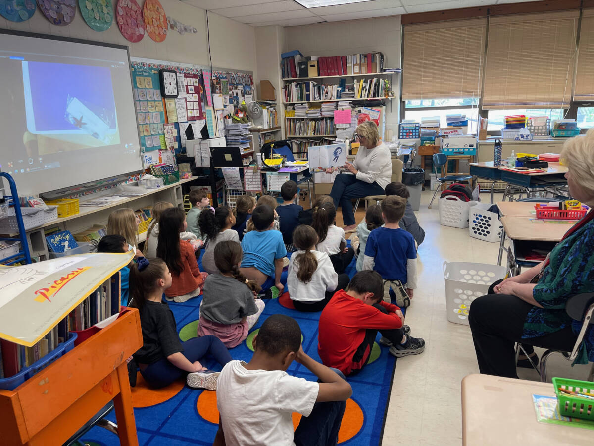 FH Rebecca Kosisko reading to 2nd grade class