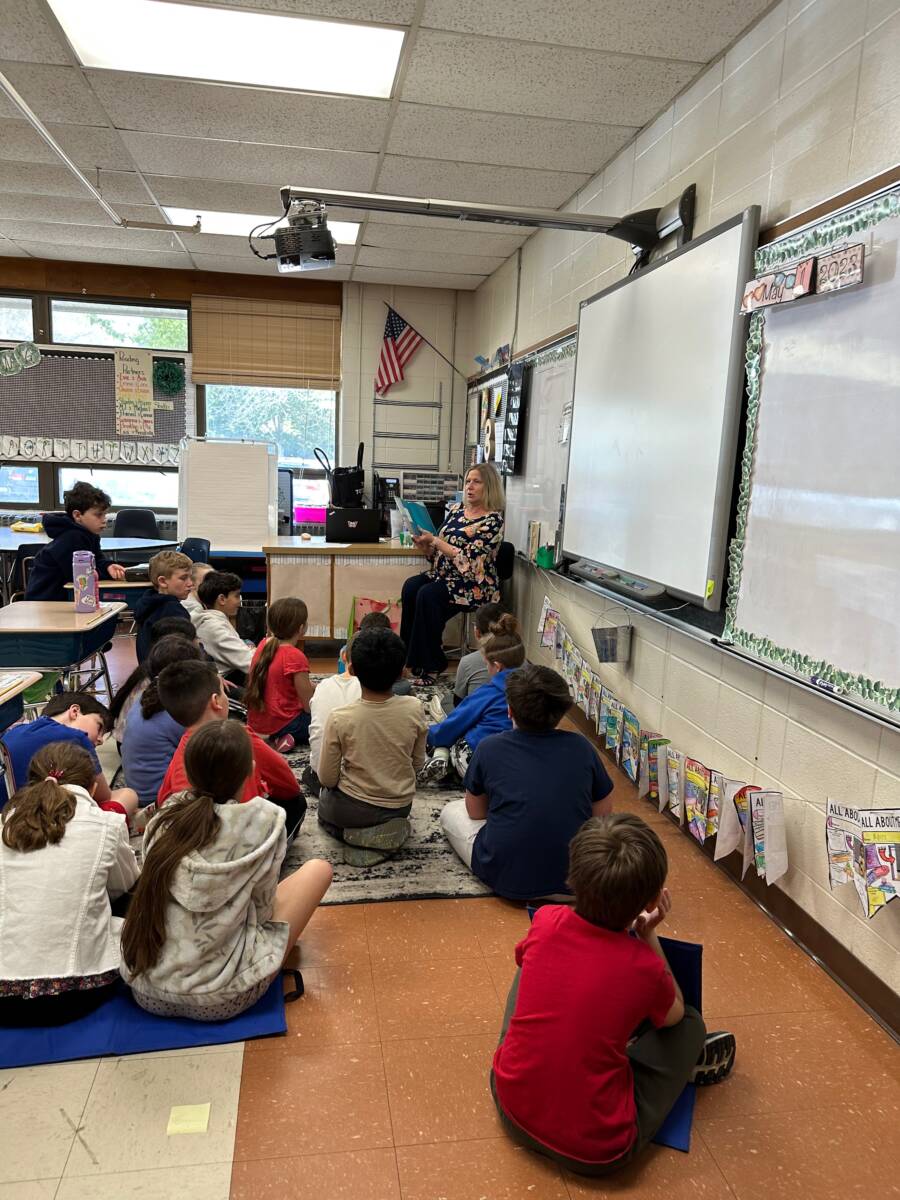 FH Suzanne Ceccolini reading to 3rd grade class